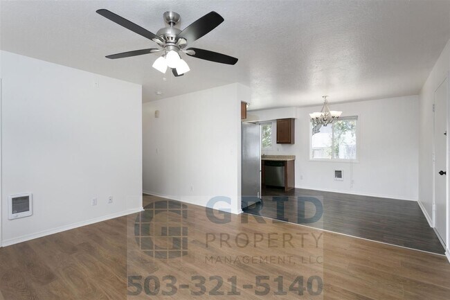 Building Photo - GPM639 - 2801-2803 SE 125th Avenue (T1)