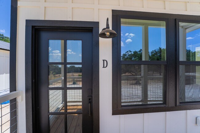 Building Photo - Texas Oaks