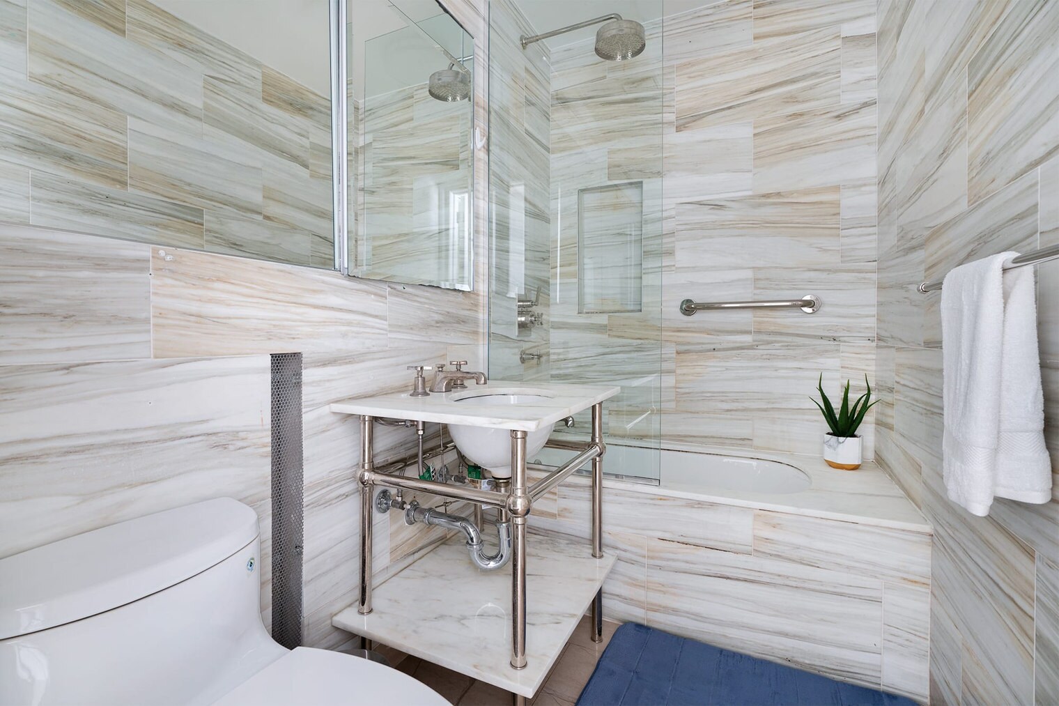 Building Photo - 240 W 73rd St