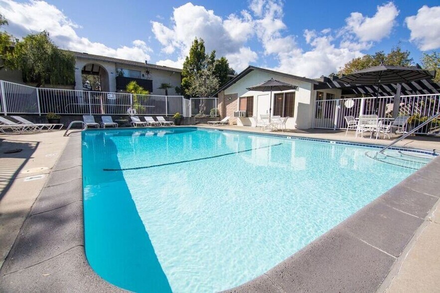 Interior Photo - Twelve Oaks Apartments