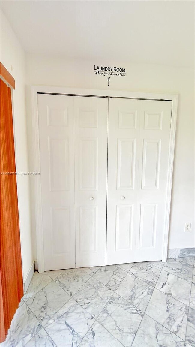 Building Photo - 1283 W 51st Pl