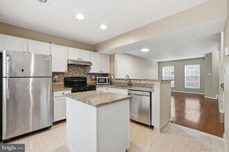 Building Photo - 8074 Sebon Dr