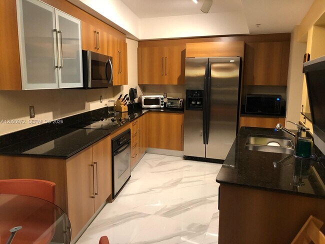 Building Photo - 325 S Biscayne Blvd