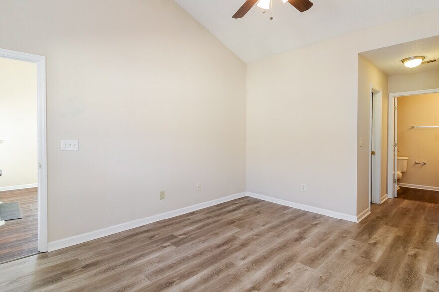 Building Photo - 640 Piermont Ct