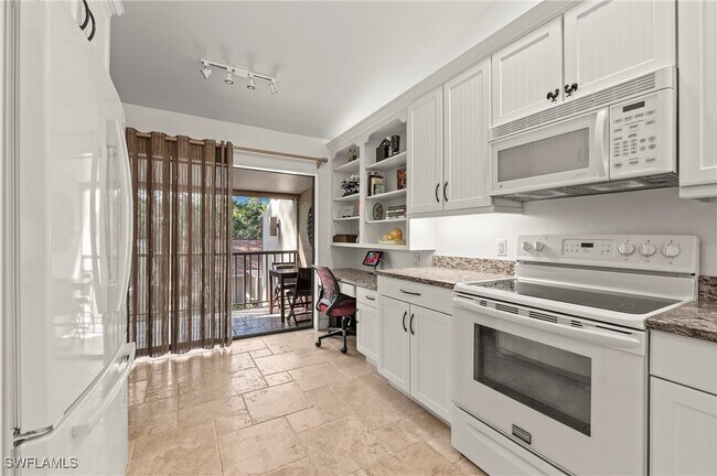 Building Photo - 15330 Cedarwood Ln