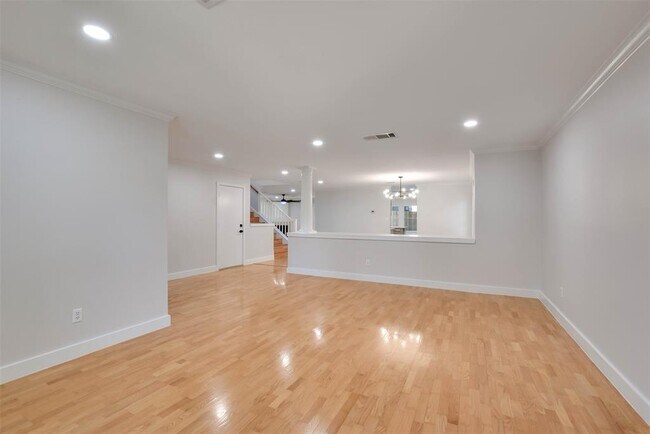 Building Photo - 10903 Claywood Dr