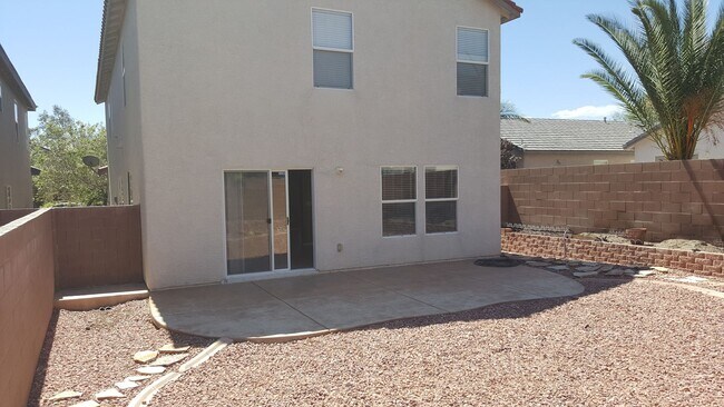 Building Photo - Beautiful 4Bed/3Bath/2Car home located within the Iron Mountain Ranch Community