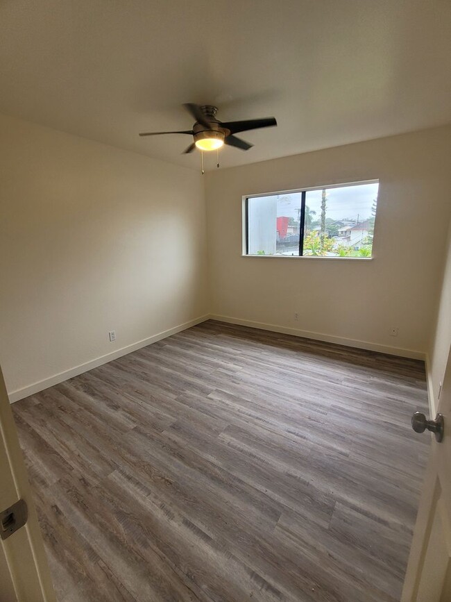 Building Photo - Newly Renovated 2bd 1ba Apartment