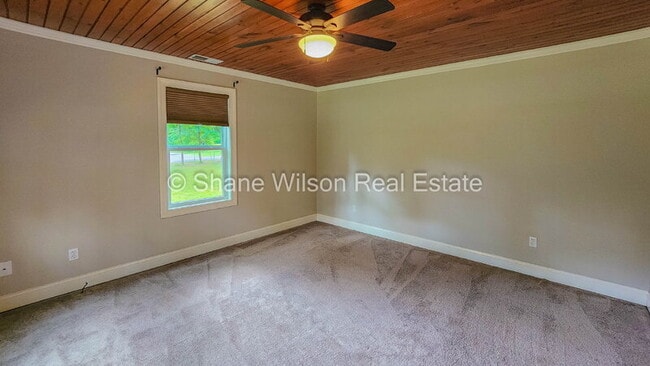 Building Photo - 108 Roberts Dr