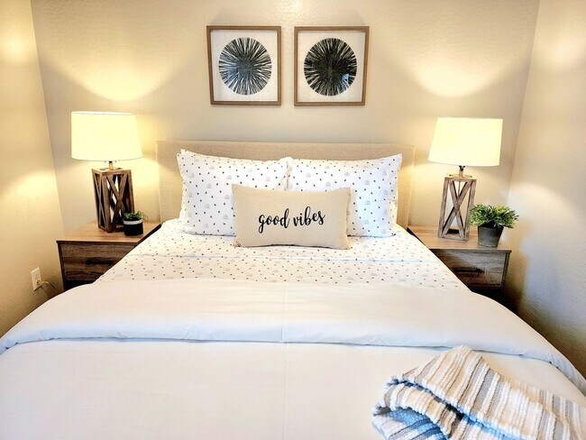 Building Photo - FULLY-FURNISHED 4/Bed 2/Bath in LAVEEN