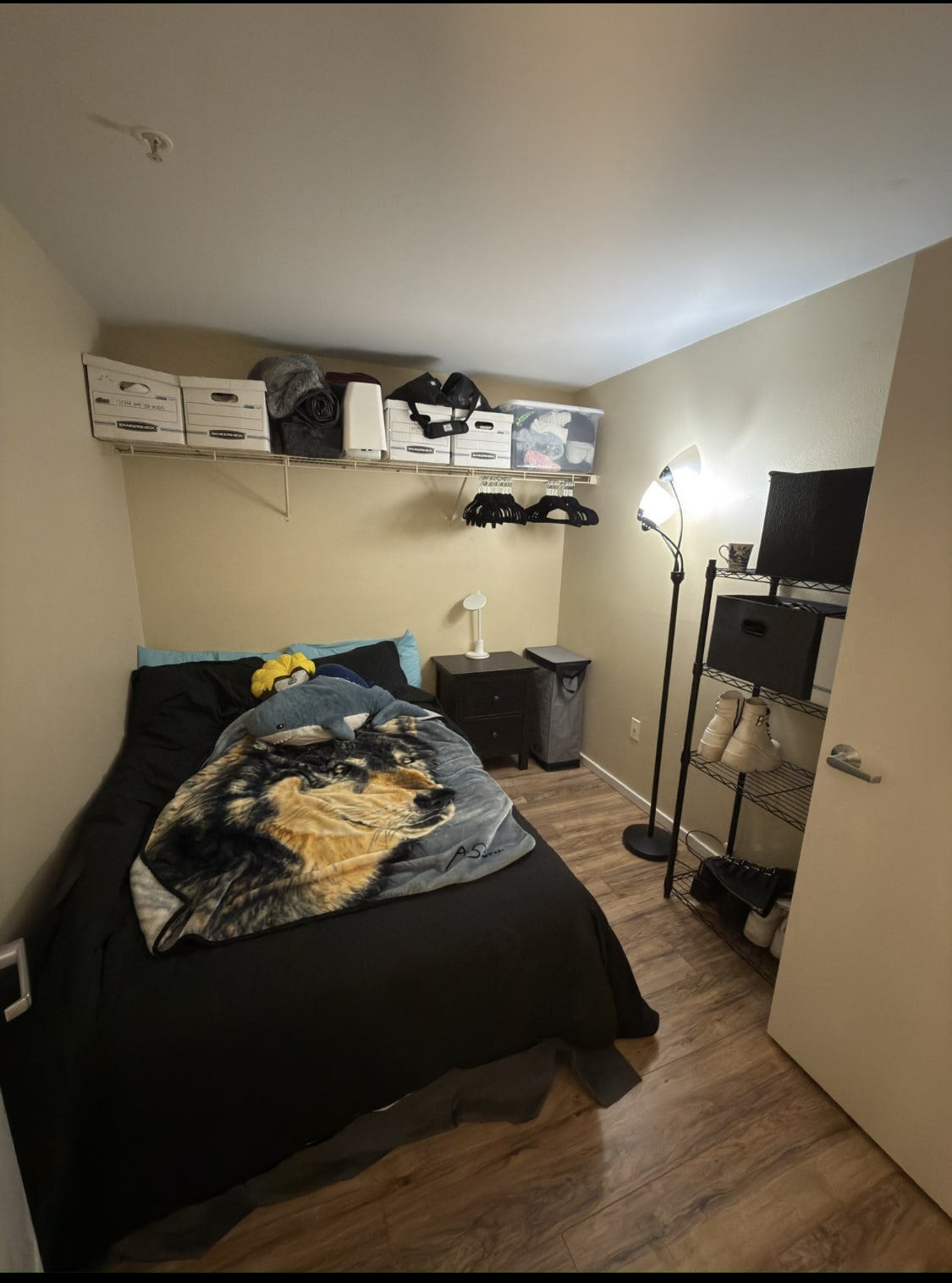 Building Photo - 425 Vine St