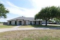 Building Photo - 100 Lone Oak St