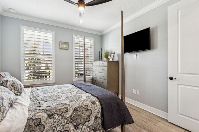Building Photo - Discover the Ideal 55+ Lifestyle in Your N...