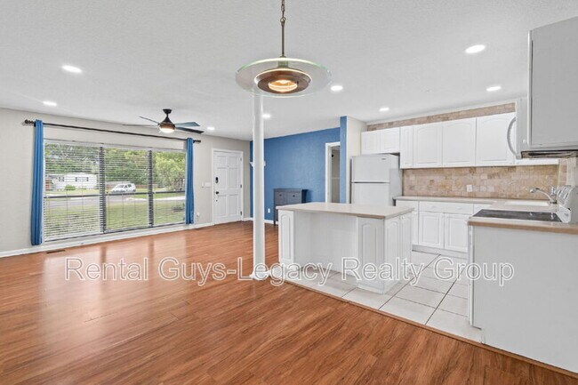 Building Photo - 3872 Marianna Rd