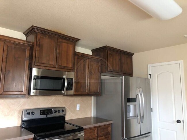 Building Photo - 301 Vega Ln