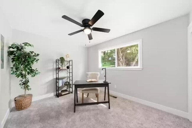 Building Photo - Amazing single level home in Lake of the P...