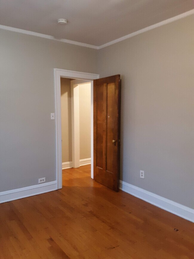 Building Photo - 232 Elmwood-2N