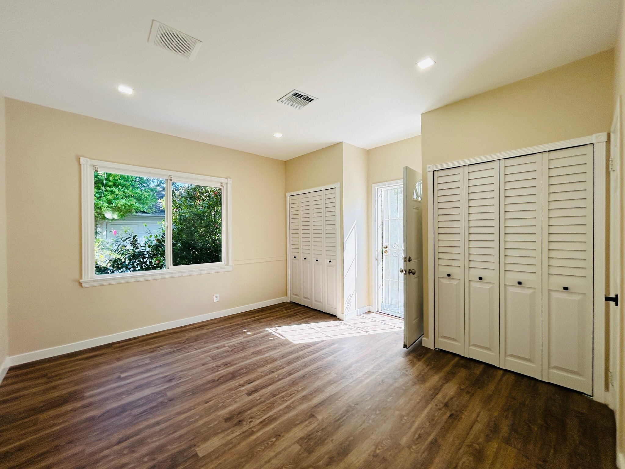 Building Photo - 6329 Warner Dr