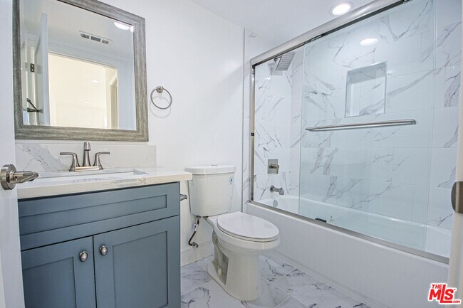 Building Photo - 10803 Kling St