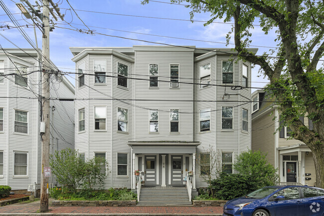 Building Photo - 64 Pleasant St
