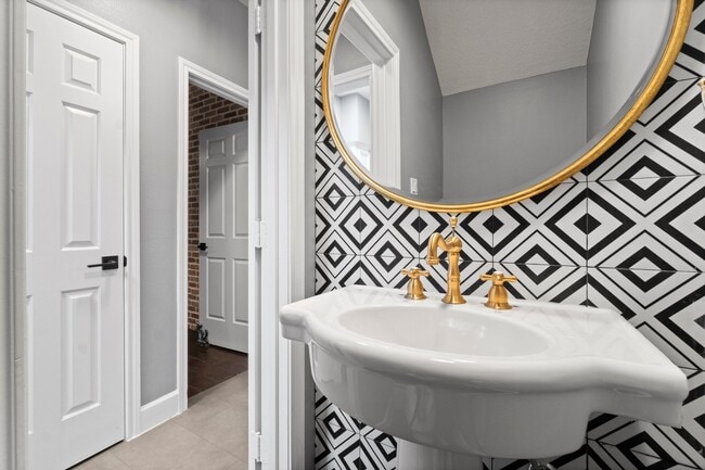 Building Photo - 31 Tanager Trail