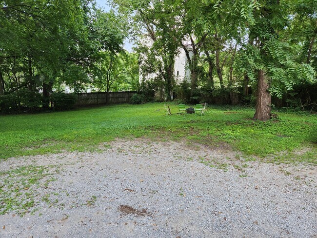 Building Photo - 2BR/1BA in Fantastic East Nashville Location!
