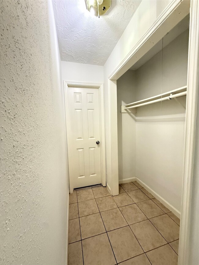 Building Photo - 12335 W Village Dr