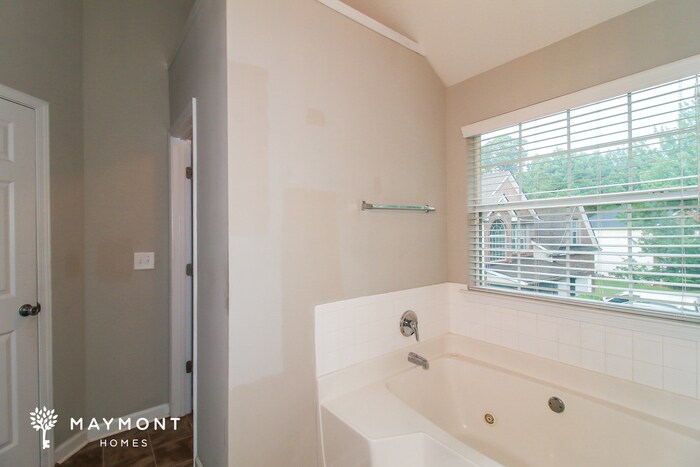 Building Photo - 365 Oak Terrace Dr