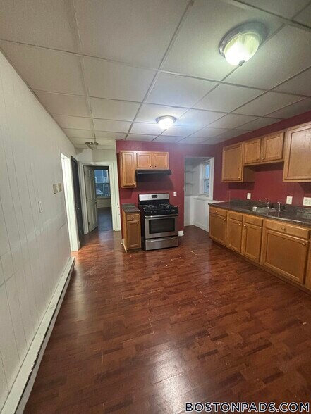 Building Photo - 289 Chelsea St