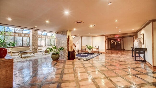 Building Photo - 520 Brickell Key Dr