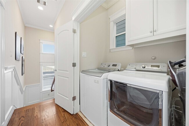 Building Photo - 621 Rutland St