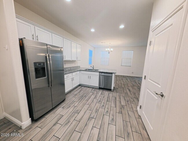 Building Photo - 6850 E Butte St