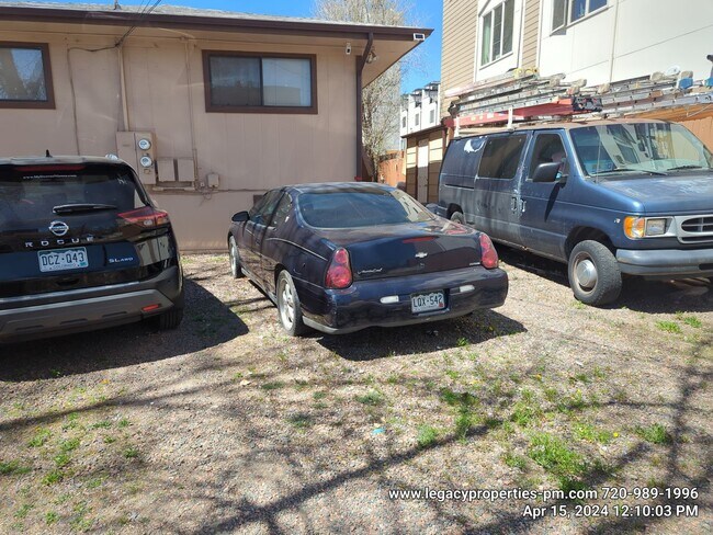 Building Photo - Across the street from the Light Rail!