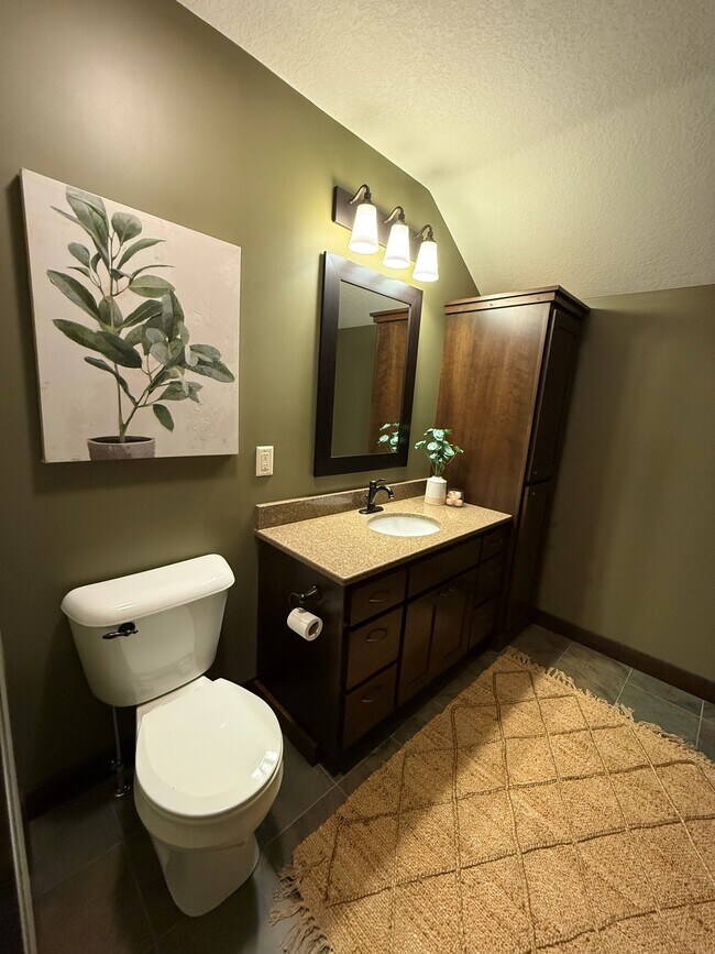 Building Photo - 98 Tribute Ave