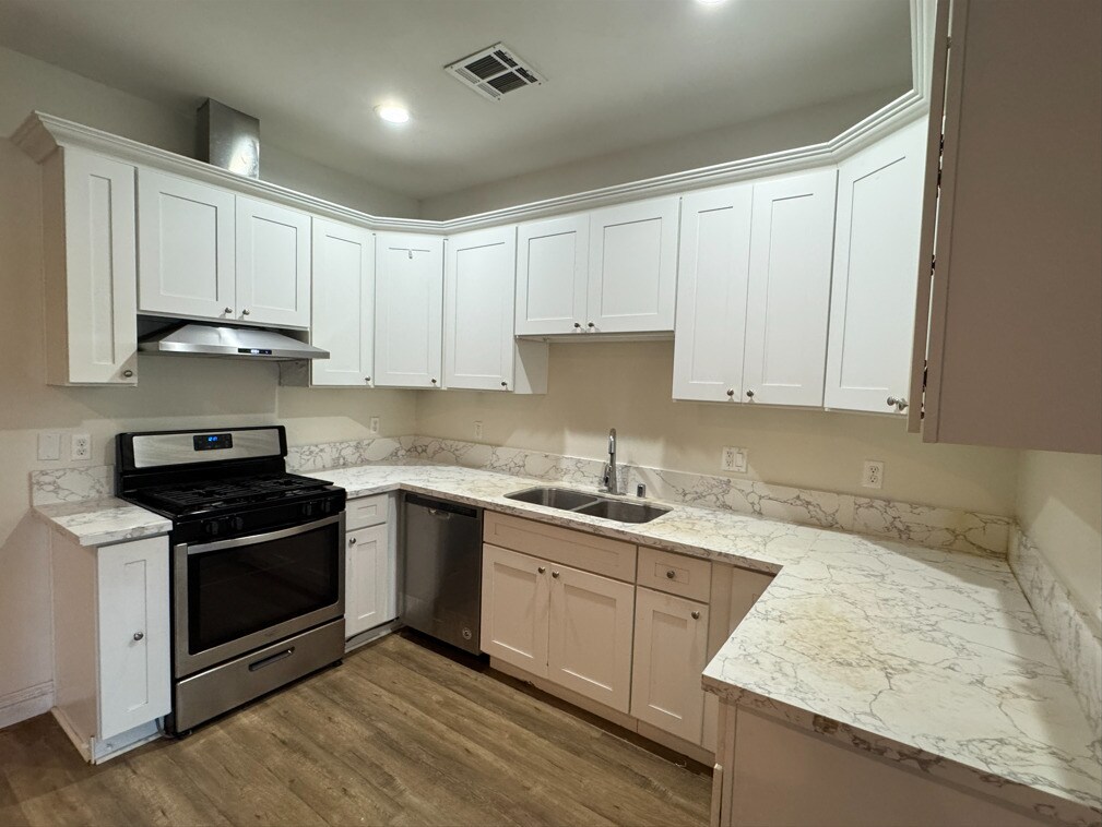 Building Photo - 4159 Rosemead Blvd