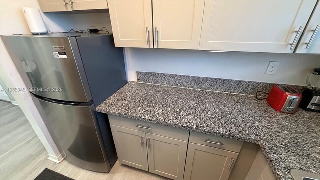 Building Photo - 10004 E Bay Harbor Dr