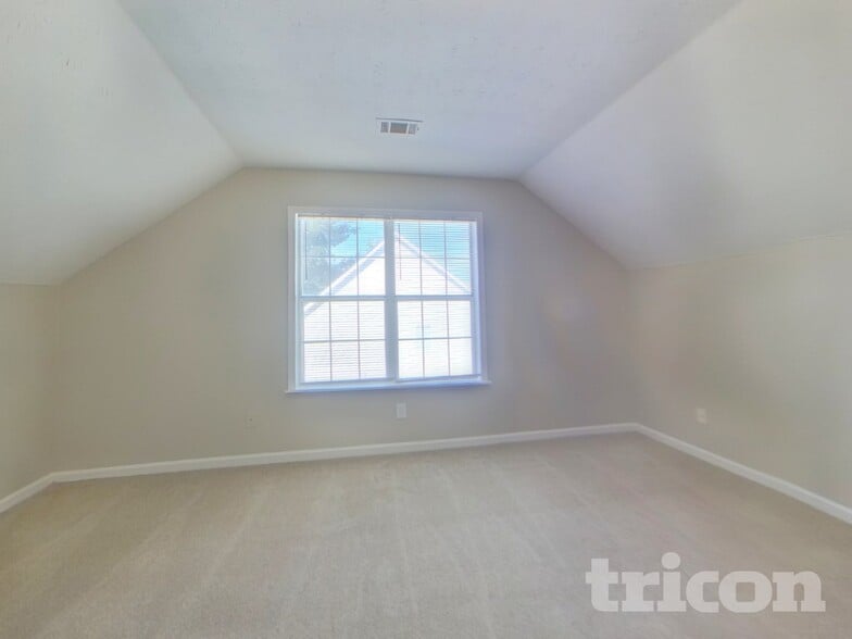 Building Photo - 750 Stonemill Manor