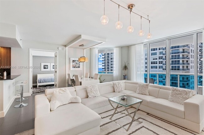Building Photo - 2711 S Ocean Dr