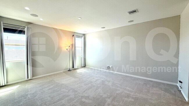 Building Photo - 26410 N Thornhill Dr