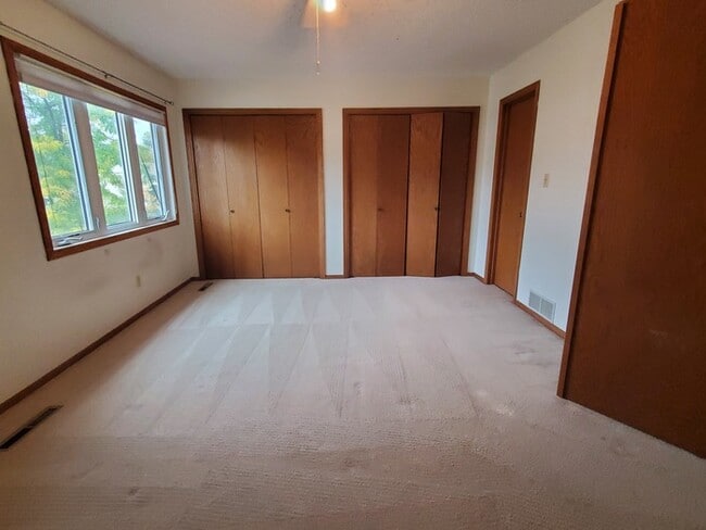 Building Photo - Prairie Townhomes