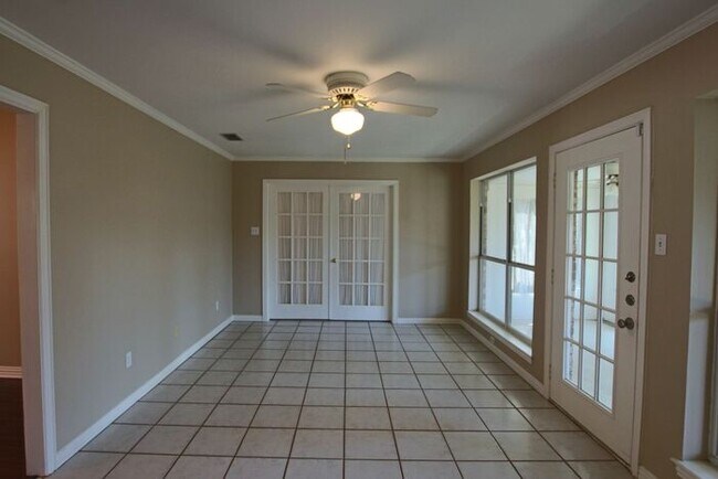 Building Photo - Beautiful 3 Bedroom in Tyler! Coming Soon!
