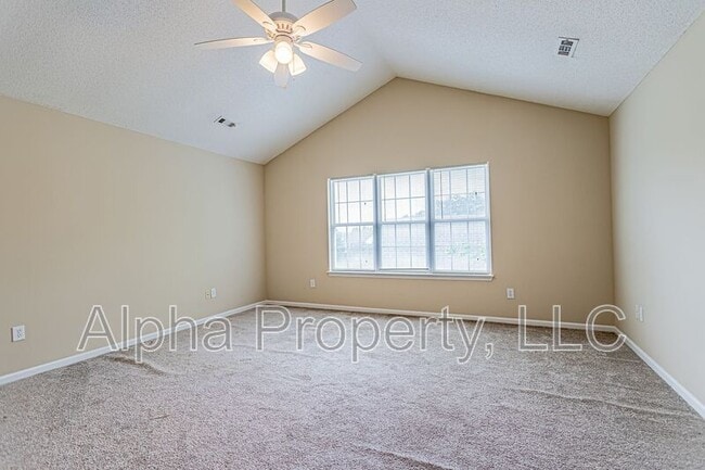 Building Photo - 8 Cotter Ln