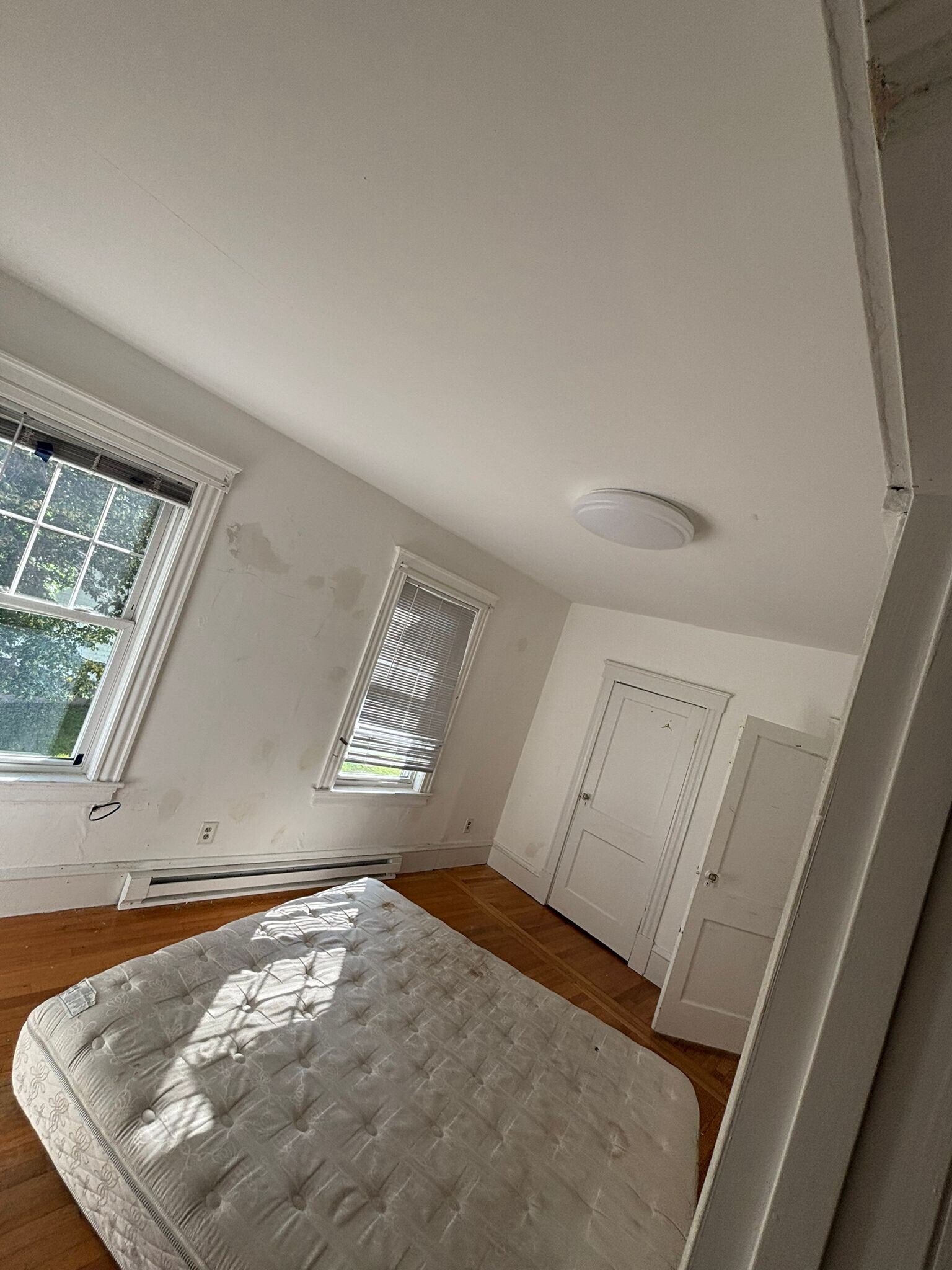 Building Photo - 25 Lenox St