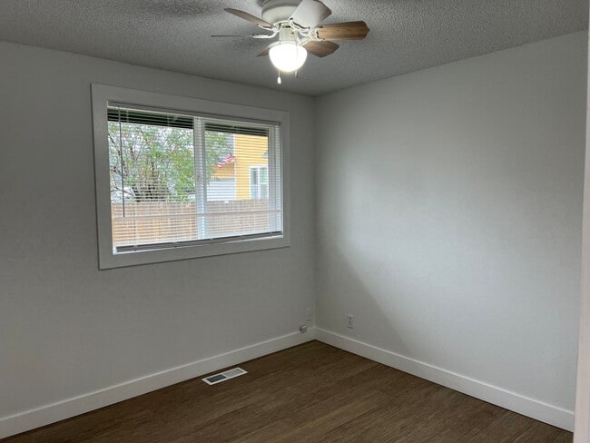 Building Photo - Beautiful 3 bedroom 2 bath house in Eugene!