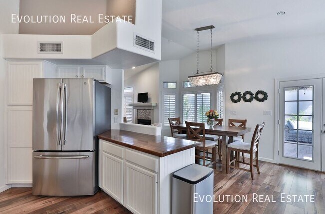 Building Photo - 1542 E Beacon Dr