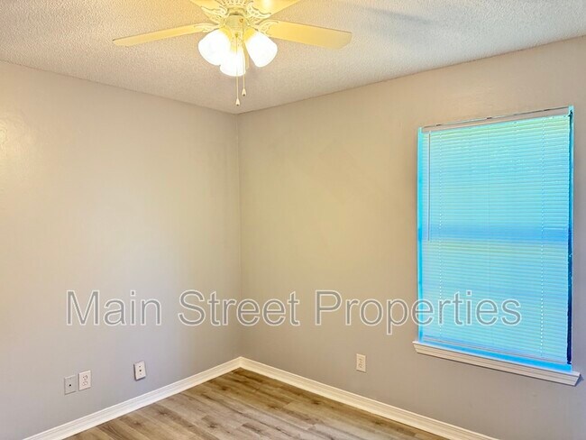 Building Photo - 517 Benjulyn Rd