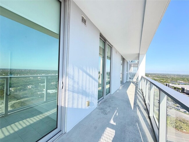 Building Photo - 2000 Metropica Wy