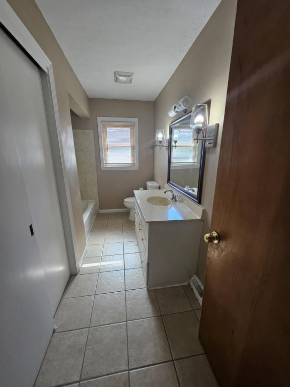 Building Photo - 212 Maevi Dr