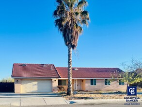 Building Photo - Move-In Ready Beauty with Granite Kitchen, Stainless Steel Appliances & Expansive Backyard