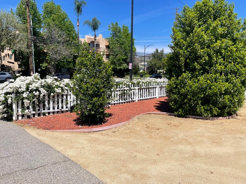 Building Photo - 340 W Alameda Ave